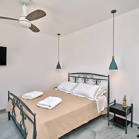 מלון דירות Maria 3*